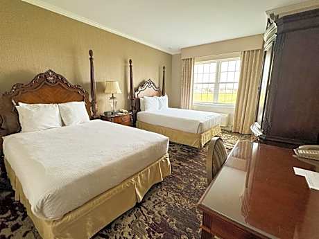 Deluxe Queen Room with Two Queen Beds