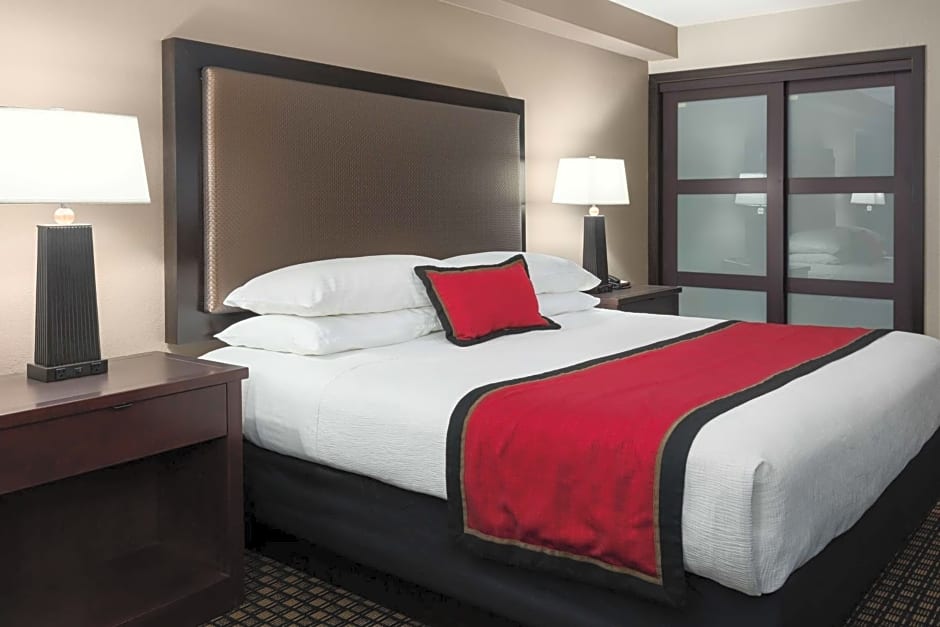 Best Western Plus Ramkota Hotel