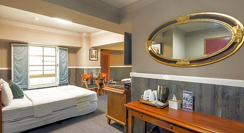 Trianon Country Hotel