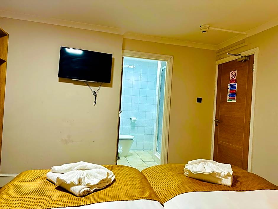 Crown Hotel - Stone, Near Stoke-On-Trent by OYO