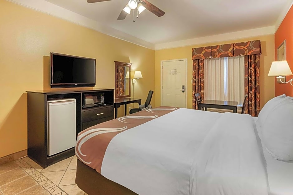 Quality Inn & Suites at The Outlets Mercedes/Weslaco
