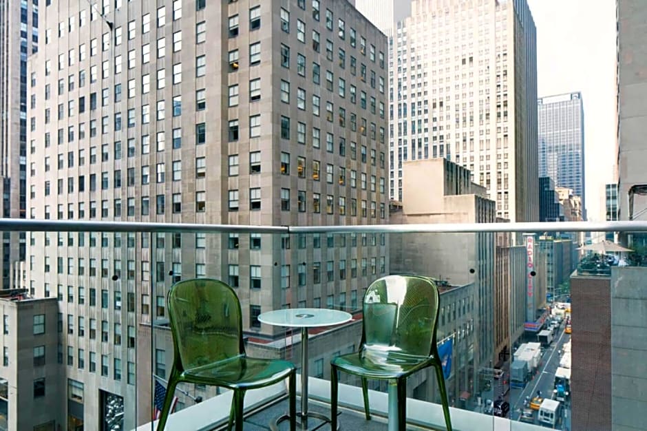 The Jewel, a Club Quarters Hotel, Opposite Rockefeller Center