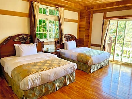 Superior Double or Twin Room with Mountain View