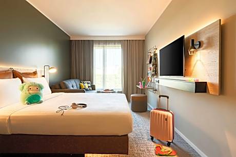 Moxy Family Sleeper, Guest room, 1 Queen, Sofa bed