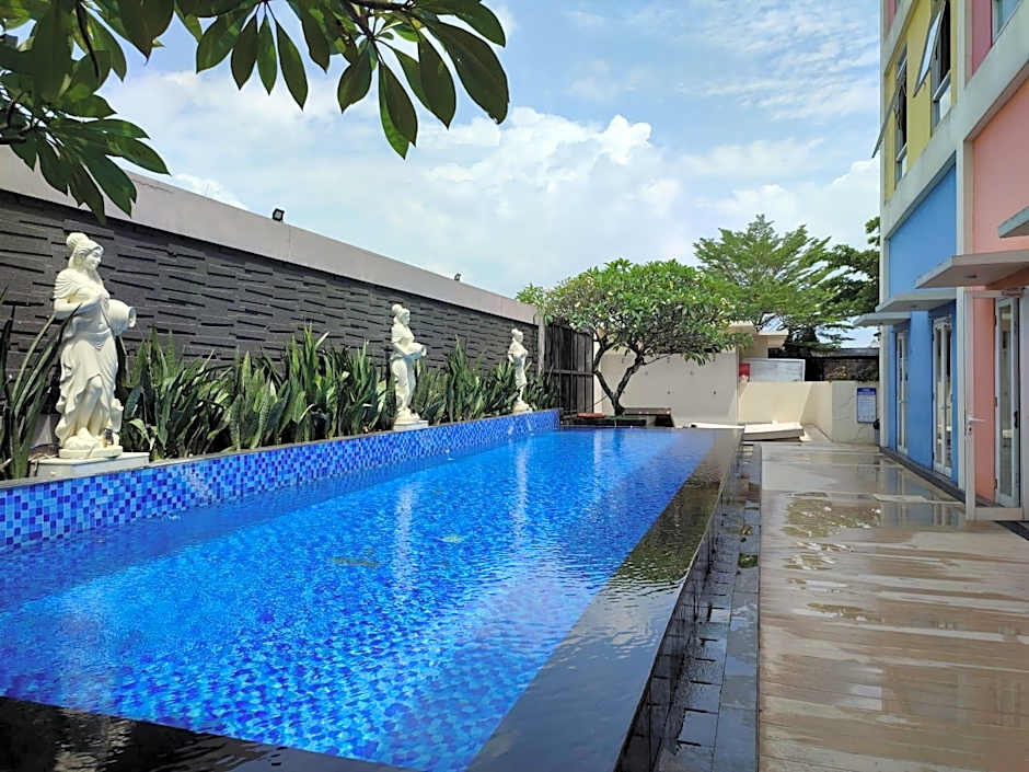 Front One Hotel Purwodadi