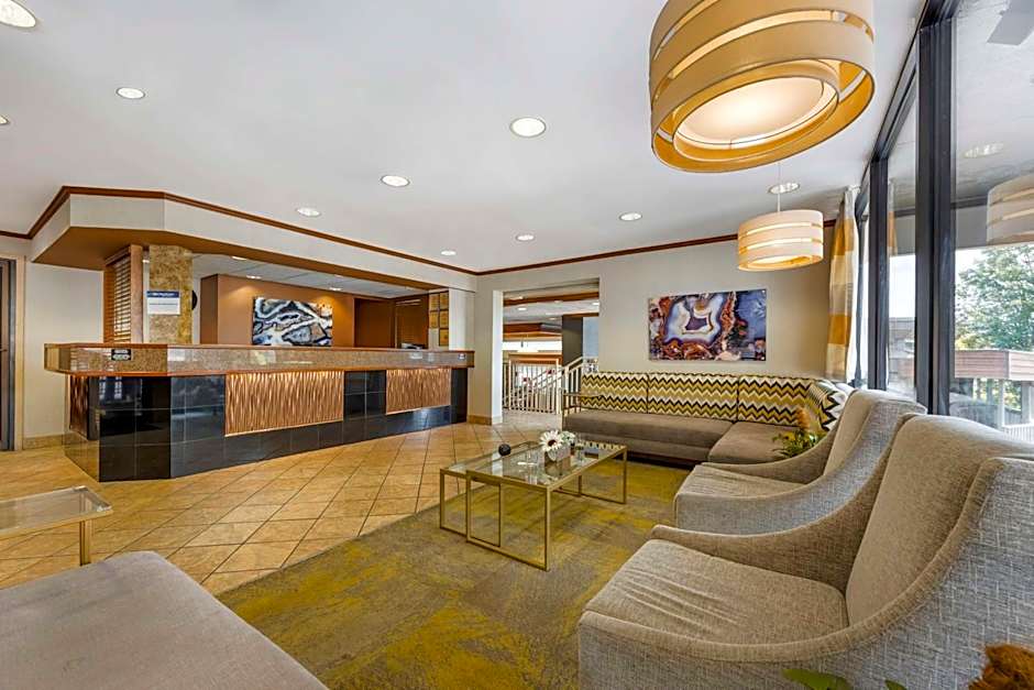 Best Western Plus Landing View Inn & Suites