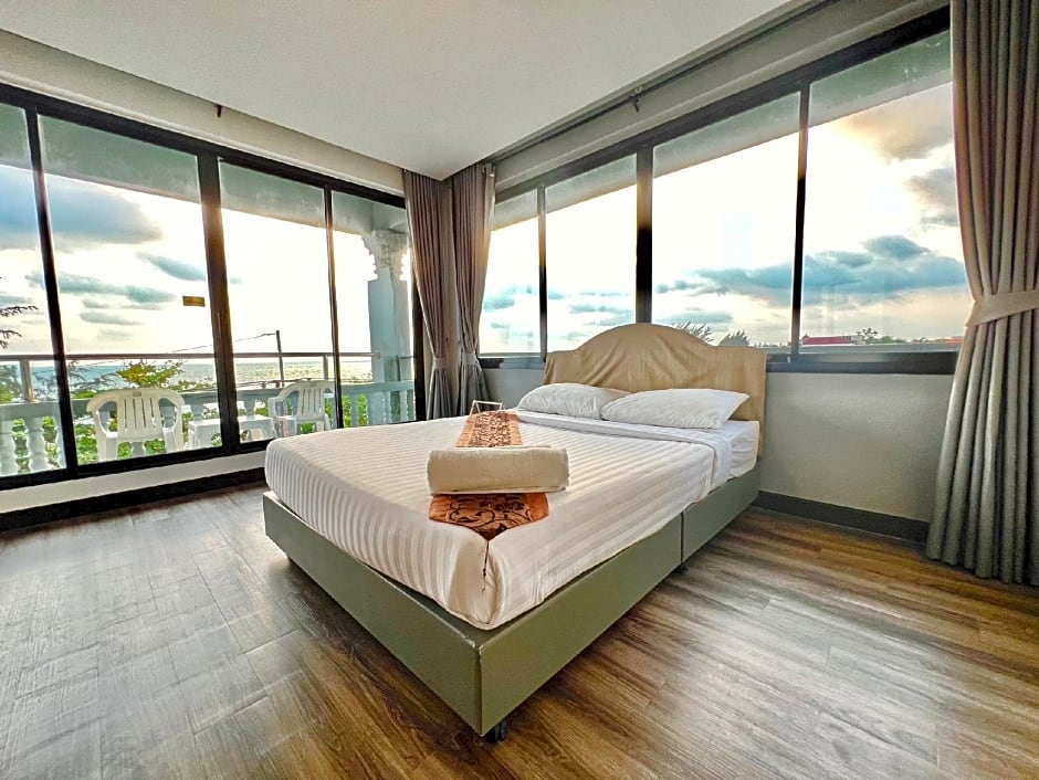 Pimpimarn Beach Hotel