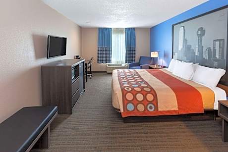 King Room with Roll-In Shower - Mobility Access/Non-Smoking