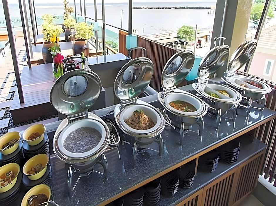 Kroque Boutique and Bistro Hotel