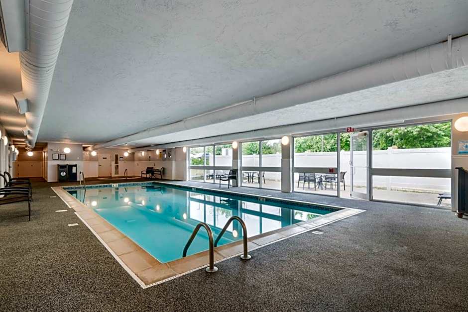 Best Western Plus Executive Court Inn & Conference Center