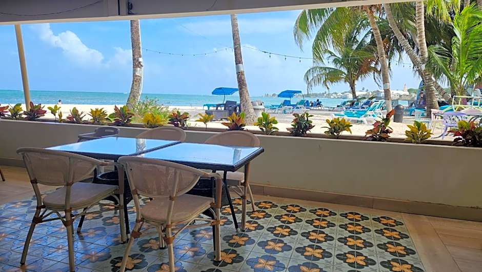 Hotel Cocoplum Beach