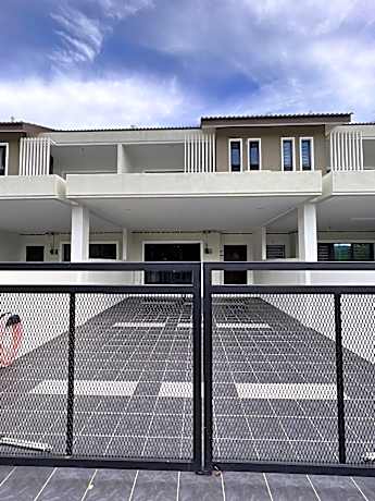 IPOH TIARA LAKE LANDED 12Pax 4R3B Billiard Pool