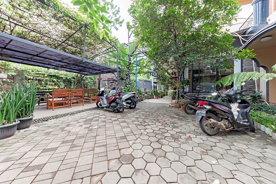 Urbanview Hotel Villa Surya Bandung