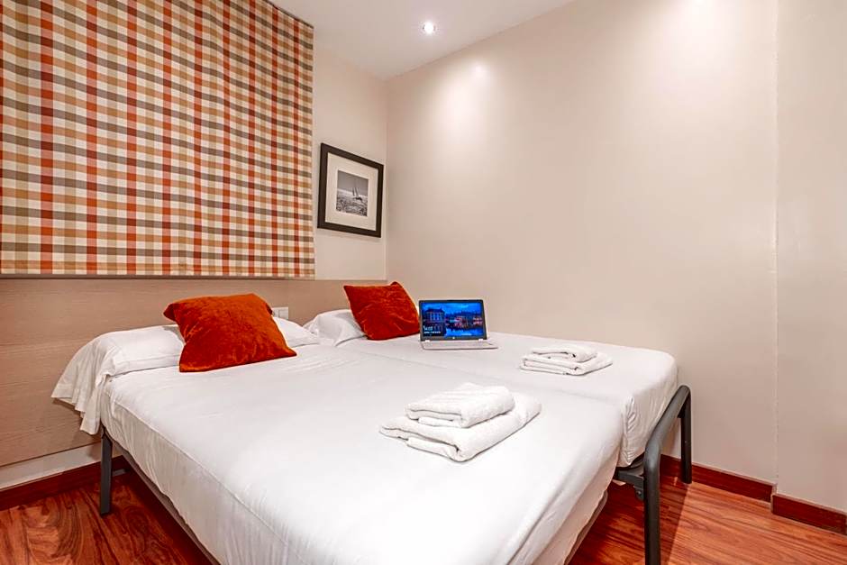 Serennia Cest Apartamentos Arc de Triomf