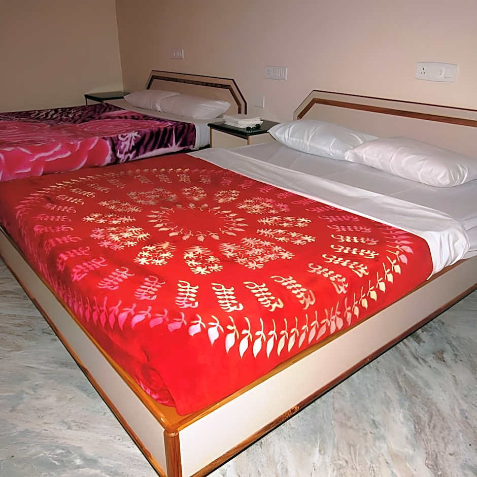 Hotel Saravana Grand