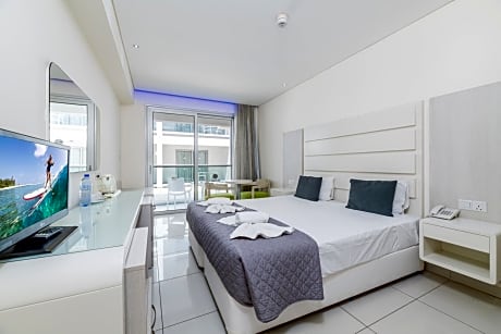 Double or Twin Room with Inland View