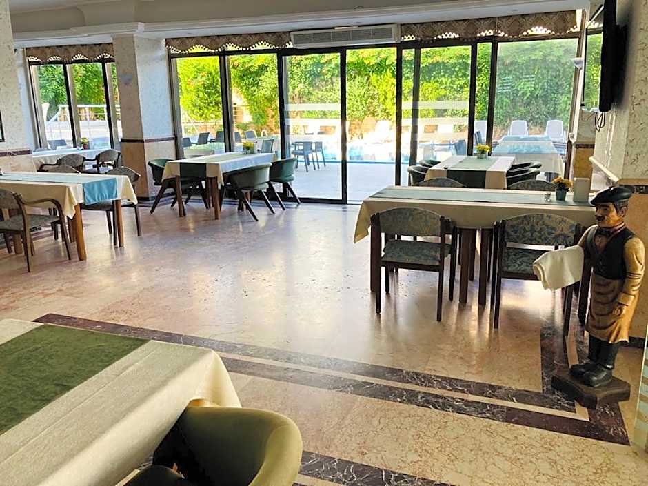 Lara Eyfel Hotel