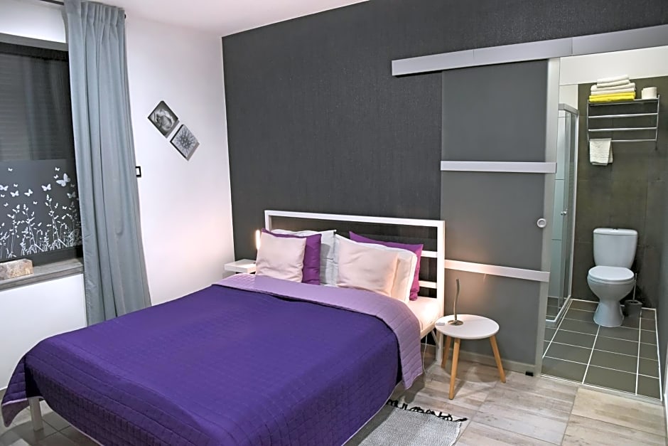 Water Lily Boutique B&B and Bungalow