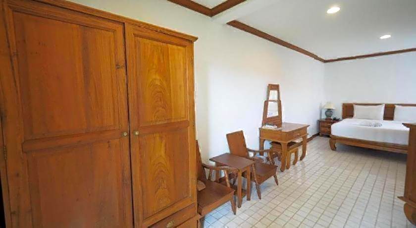 Fah Place Hotel
