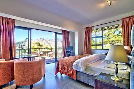 King Room with Balcony and Sea View