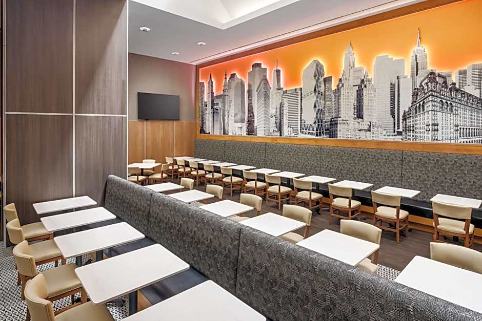 Hampton Inn By Hilton Manhattan/Times Square Central