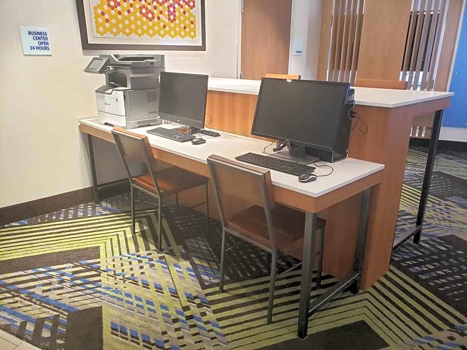 Holiday Inn Express And Suites Nashville North - Springfield By IHG