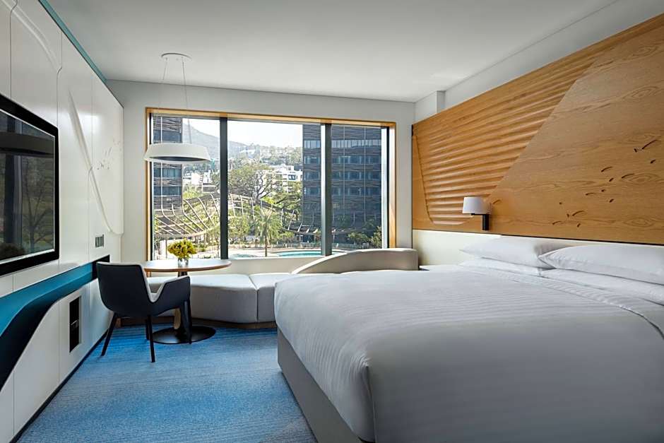 Photo 1 of 11 of Premier 1 King Bed, Pool View