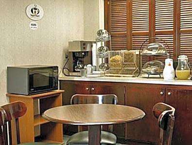 Super 8 by Wyndham Piedmont Greenville Area