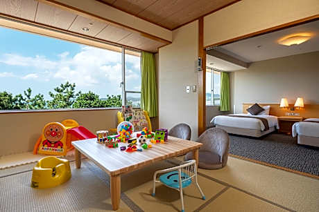 Japanese-Western Style Room with Private Bathtub - Baby Friendly