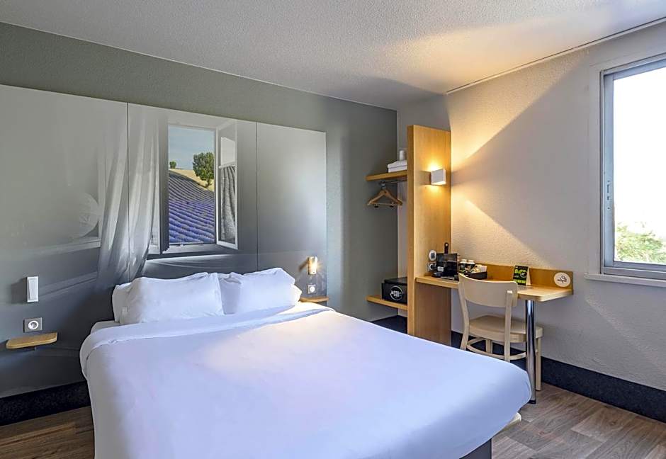 B&B HOTEL Orange - Échangeur A7 A9