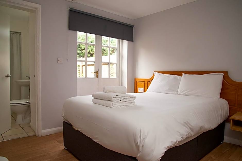 Royal Hotel, Bar & Grill