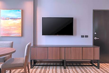 One-Bedroom King Suite