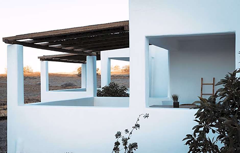 Bianco Diverso Suites