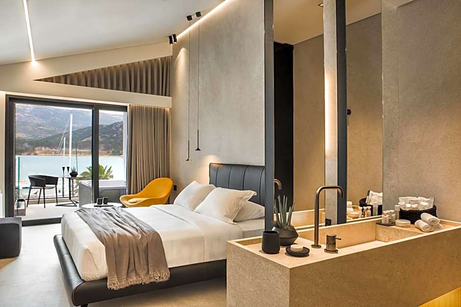 Canale Hotel & Suites