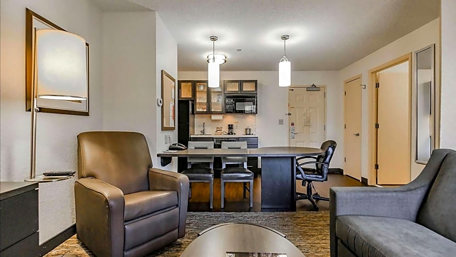 Sonesta Simply Suites Oklahoma City Airport