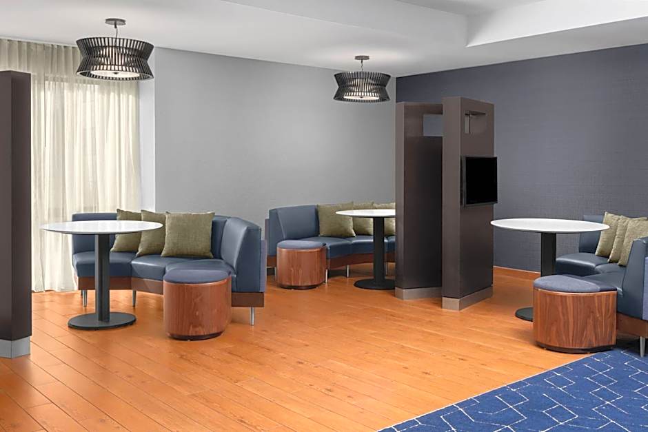 Courtyard by Marriott San Diego Central