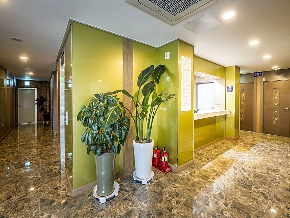 Champion Hotel