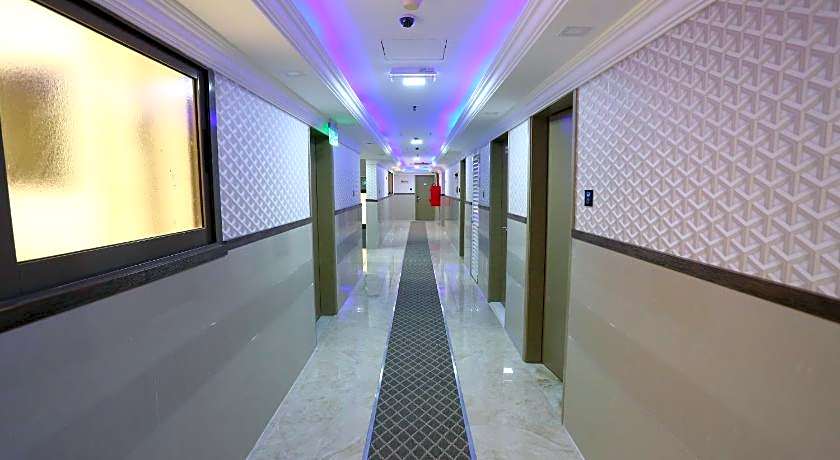 Sun And Sands Plaza Hotel