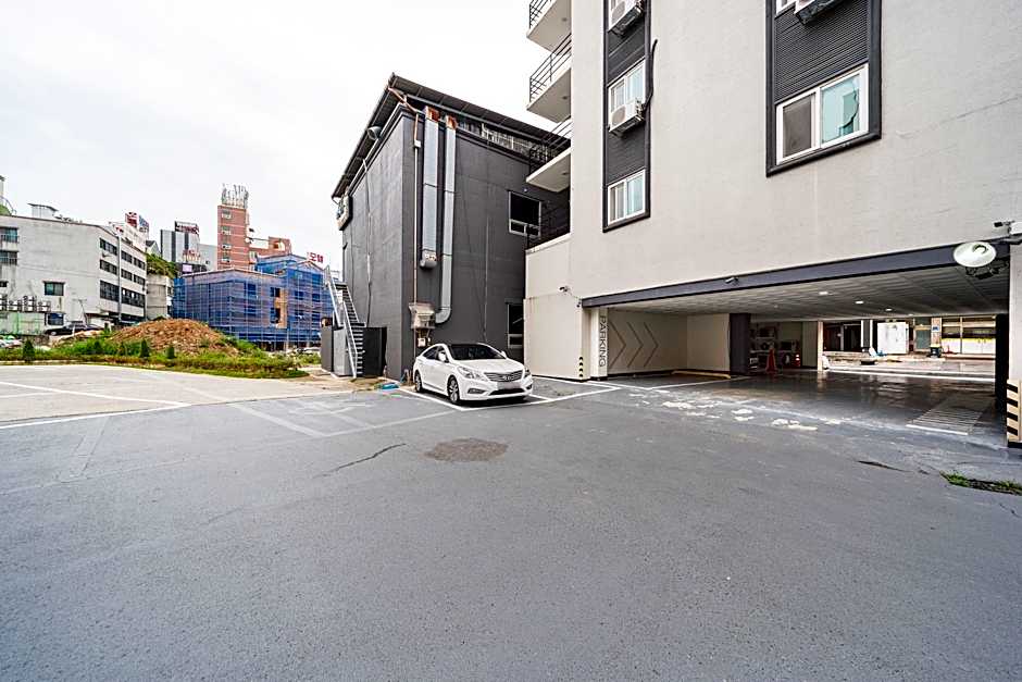 Hotel24ST.UrbanBrown Seosan lakepark 