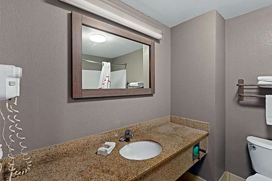 Red Roof Inn & Suites Newnan