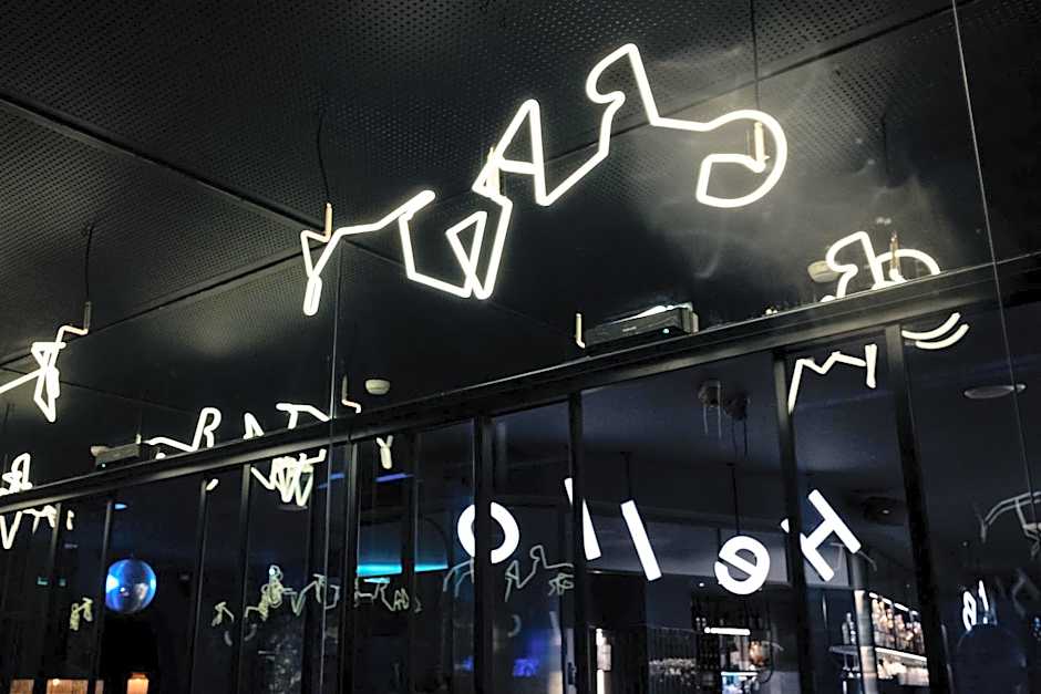 Chic & Basic Gravity