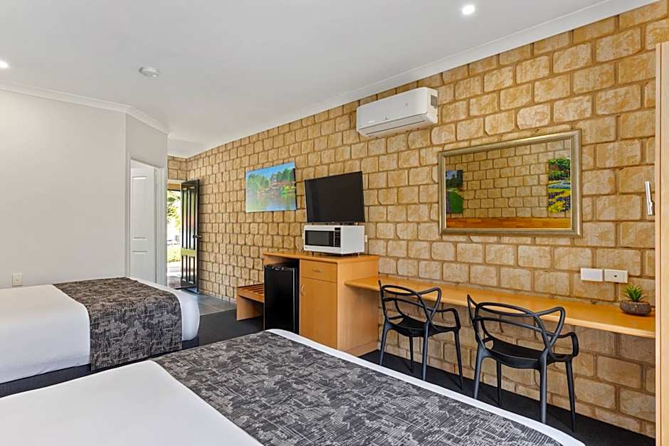 Great Divide Motor Inn