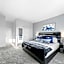 Beverly Hills Penthouse 2 BR Apt with Parking 407