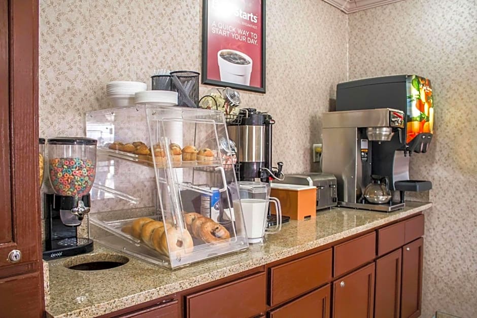 Econo Lodge Akron