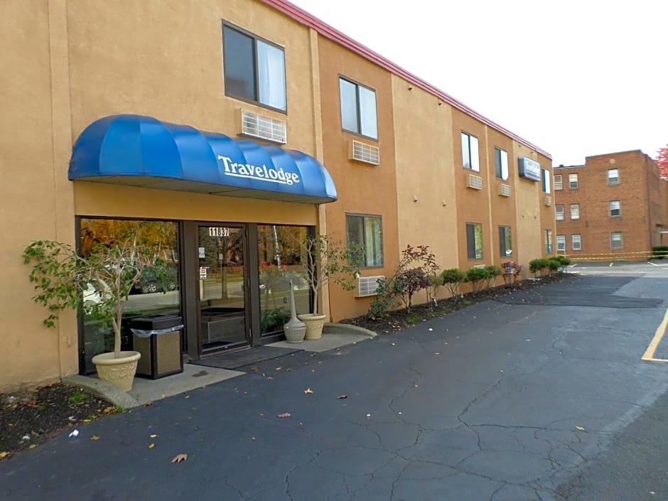 Travelodge by Wyndham Cleveland Lakewood