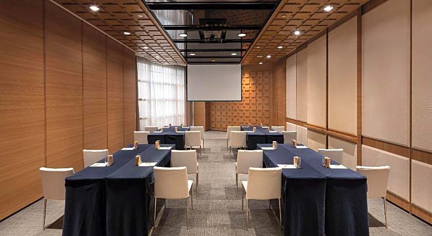 New World Wuhan Hotel