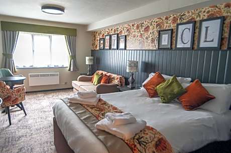 Cat & Lion Country Pub and Hotel