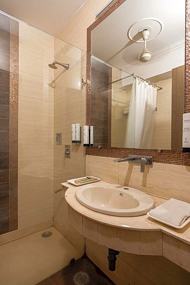 The Suncourt Hotel Yatri