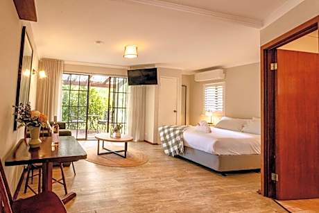 Queen Room with Kitchenette