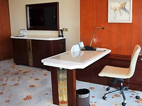 Deluxe Twin Room with Balcony and Sea View